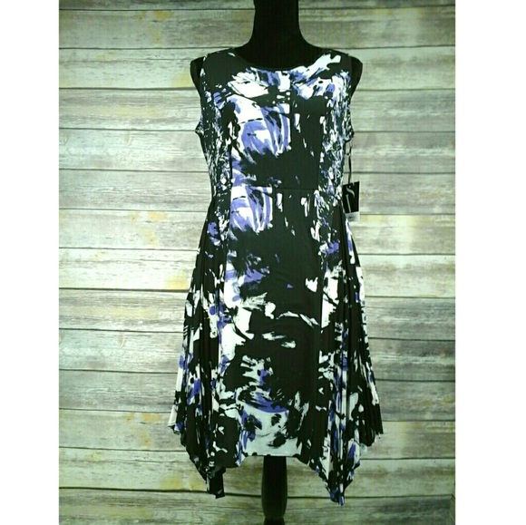 Simply Vera Vera Wang Dresses & Skirts - Simply Vera Vera Wang Pleated Dress